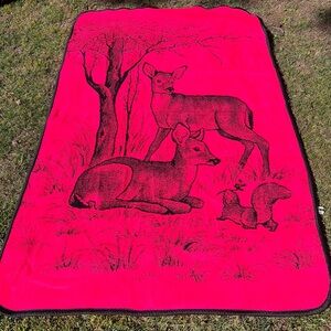 Vintage San Marcos Deer Squirrel Blanket Reversible Pink Black Soft 52x84 GUC